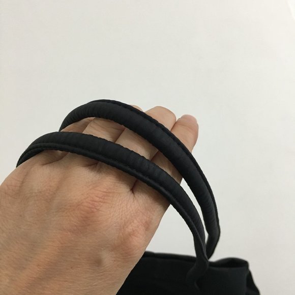 Banana Republic Vintage Nylon Shoulder Bag Tote Black Magnetic Closure Sz Medium - Picture 8 of 16